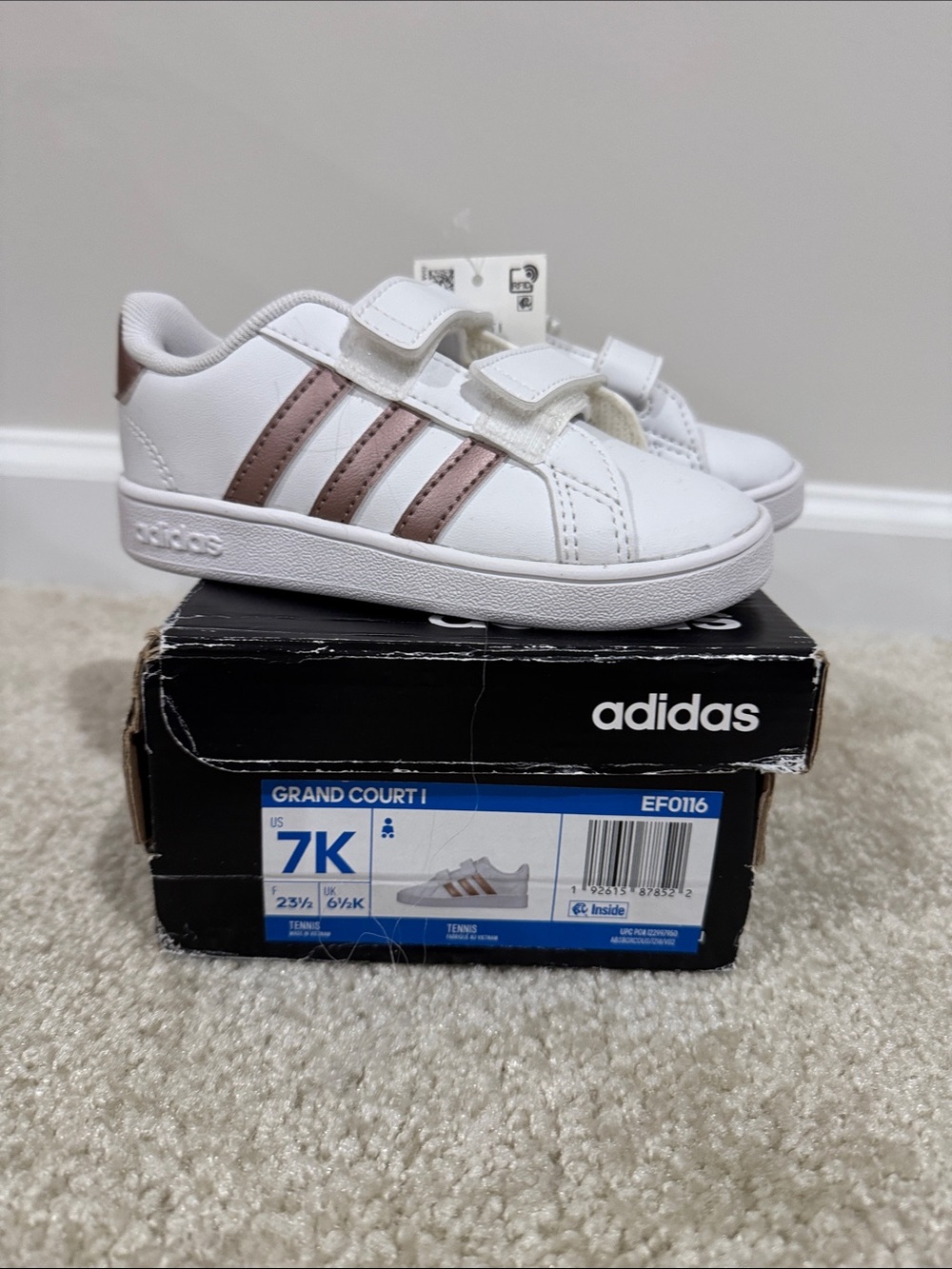 Adidas Grand Court Tennis shoe